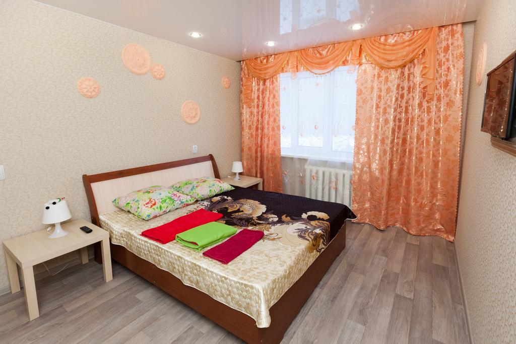 Apartament Novosibirsk Na Ippodromskoy Hotel Eksteriør billede